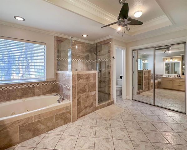 104 Daylily Drive, Lake Jackson, TX 77566