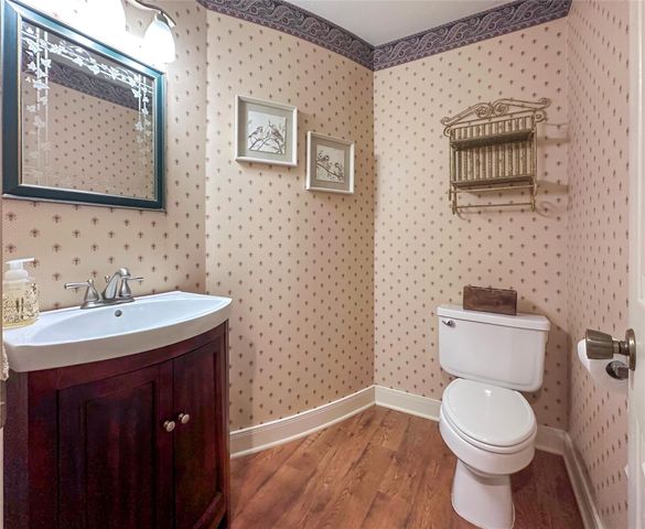 104 Daylily Drive, Lake Jackson, TX 77566