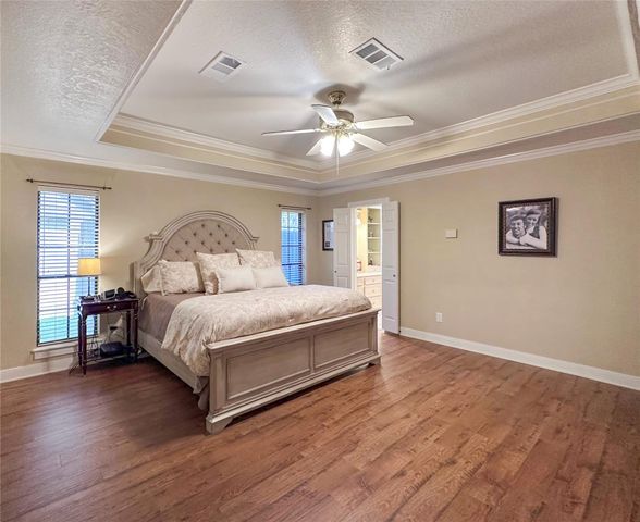 104 Daylily Drive, Lake Jackson, TX 77566