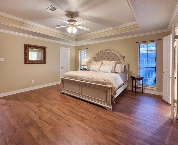 104 Daylily Drive, Lake Jackson, TX 77566