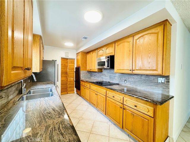 12538 Collins, Valley Village, CA 91607