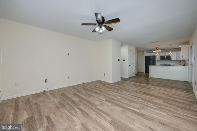 18 CANIDAE ST, Burlington, NJ 08016