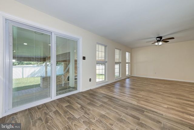18 CANIDAE ST, Burlington, NJ 08016
