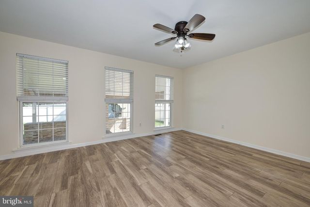 18 CANIDAE ST, Burlington, NJ 08016
