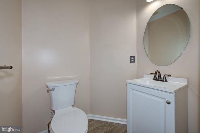 18 CANIDAE ST, Burlington, NJ 08016