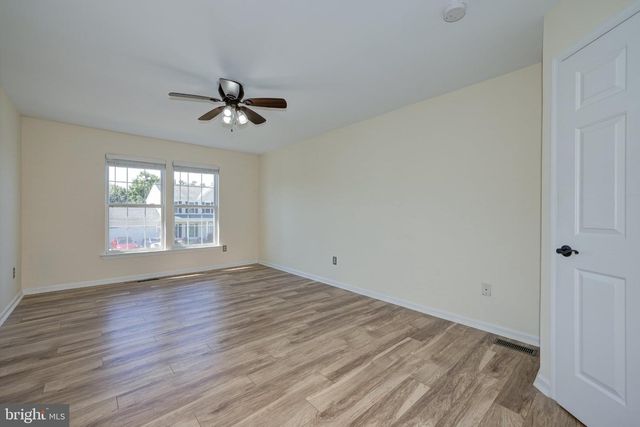 18 CANIDAE ST, Burlington, NJ 08016