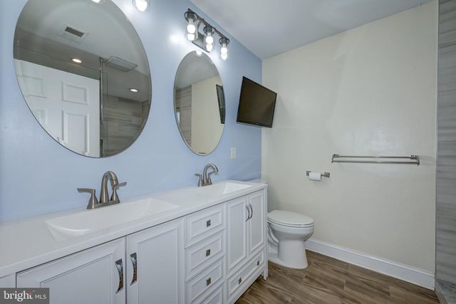 18 CANIDAE ST, Burlington, NJ 08016