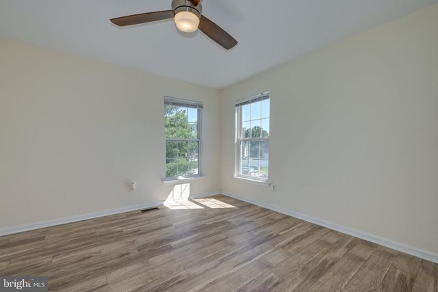 18 CANIDAE ST, Burlington, NJ 08016