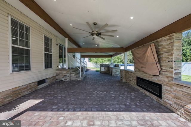 18 CANIDAE ST, Burlington, NJ 08016