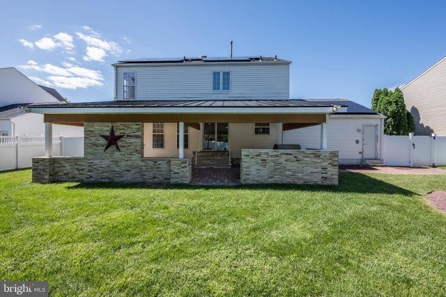 18 CANIDAE ST, Burlington, NJ 08016