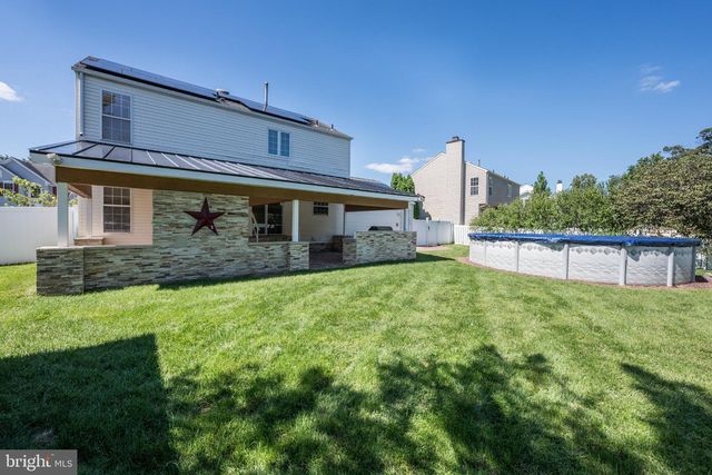18 CANIDAE ST, Burlington, NJ 08016