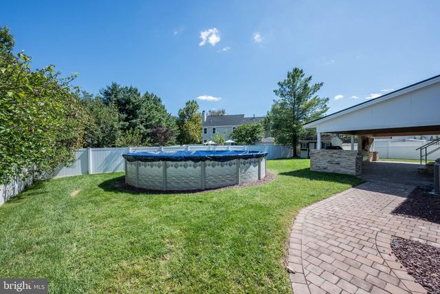 18 CANIDAE ST, Burlington, NJ 08016
