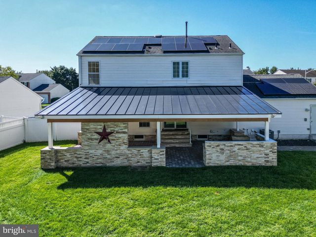 18 CANIDAE ST, Burlington, NJ 08016