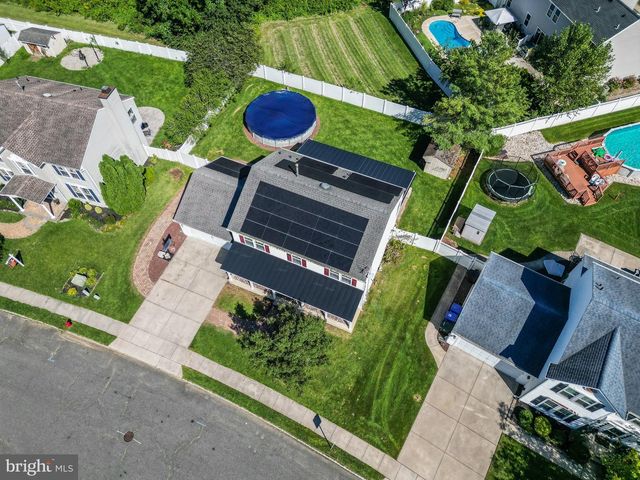 18 CANIDAE ST, Burlington, NJ 08016