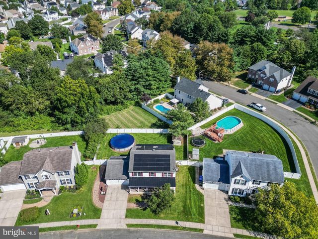 18 CANIDAE ST, Burlington, NJ 08016