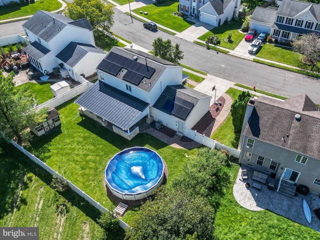 18 CANIDAE ST, Burlington, NJ 08016