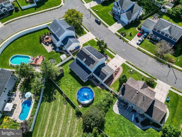 18 CANIDAE ST, Burlington, NJ 08016