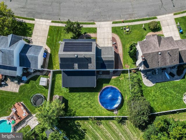 18 CANIDAE ST, Burlington, NJ 08016