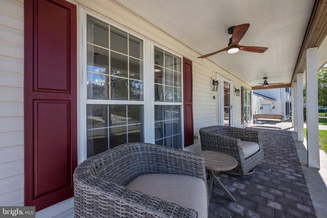 18 CANIDAE ST, Burlington, NJ 08016