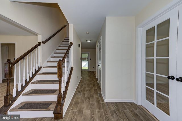 18 CANIDAE ST, Burlington, NJ 08016