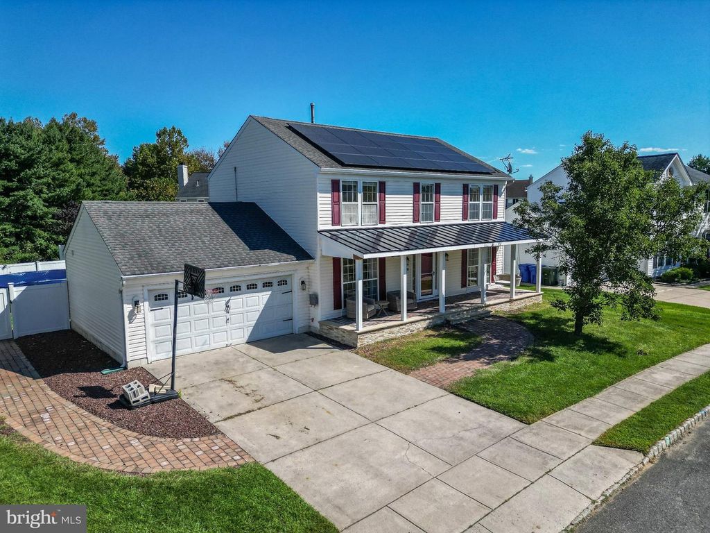 18 CANIDAE ST, Burlington, NJ 08016