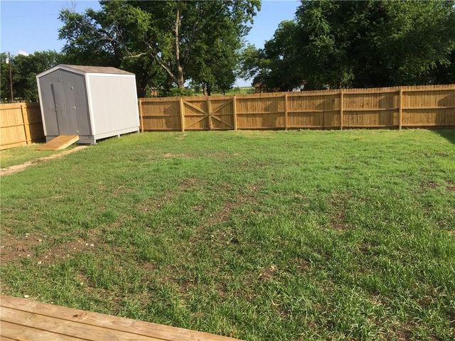 600 Pacific Street E, Honey Grove, TX 75446