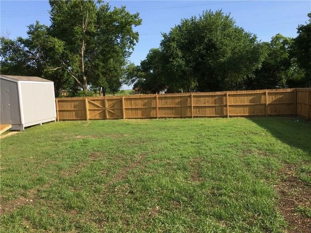 600 Pacific Street E, Honey Grove, TX 75446