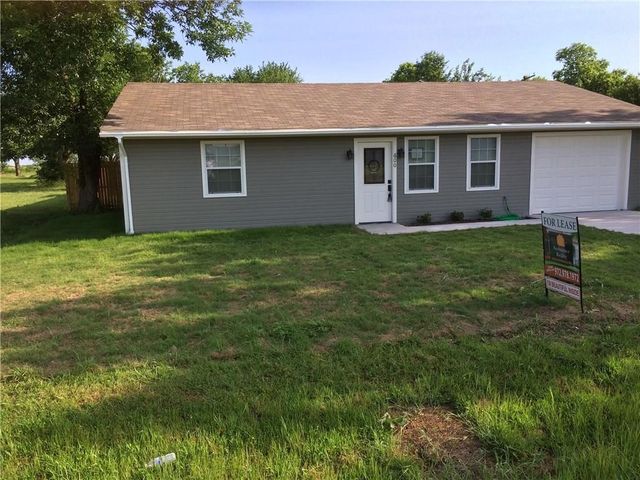600 Pacific Street E, Honey Grove, TX 75446