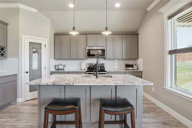 5007 Terlingua Drive, Granbury, TX 76048