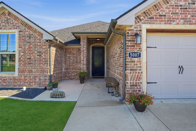 5007 Terlingua Drive, Granbury, TX 76048