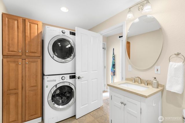 16915 22nd Avenue SW, Burien, WA 98166