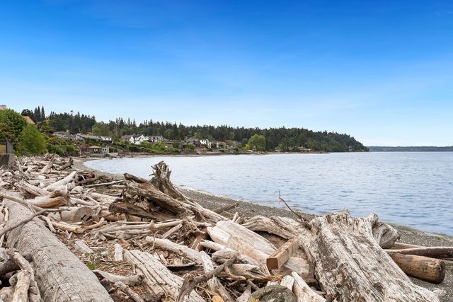 16915 22nd Avenue SW, Burien, WA 98166