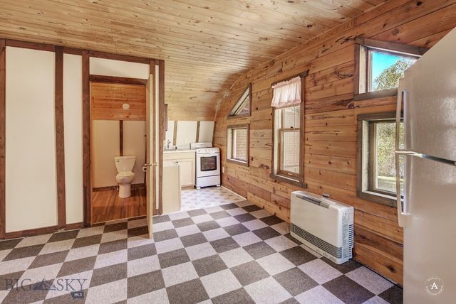 7 Meadow Lane, Cascade, MT 59421