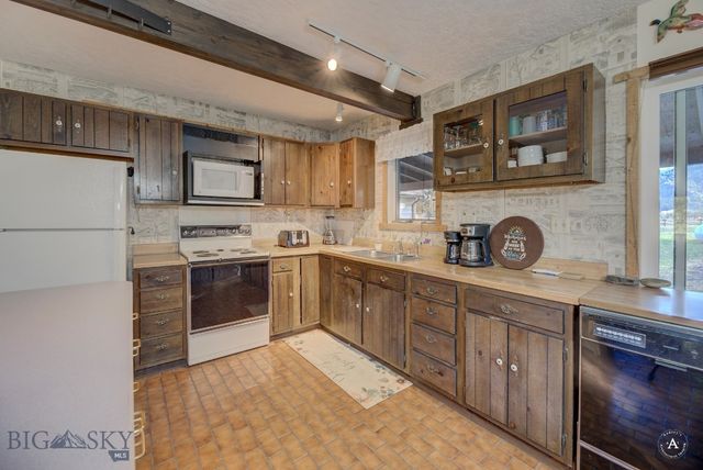 7 Meadow Lane, Cascade, MT 59421