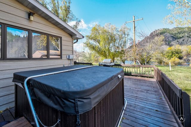 7 Meadow Lane, Cascade, MT 59421