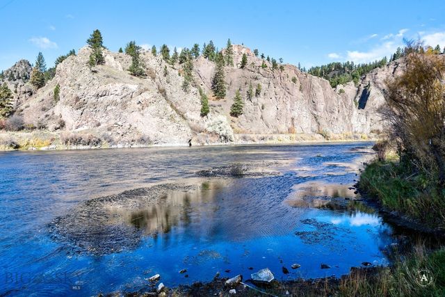 7 Meadow Lane, Cascade, MT 59421