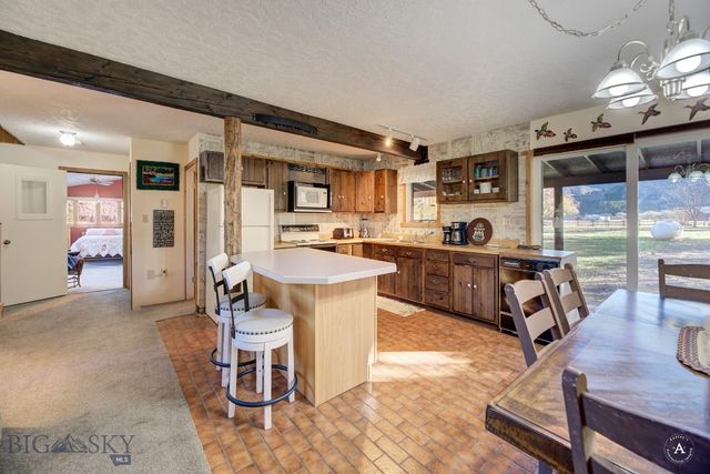 7 Meadow Lane, Cascade, MT 59421