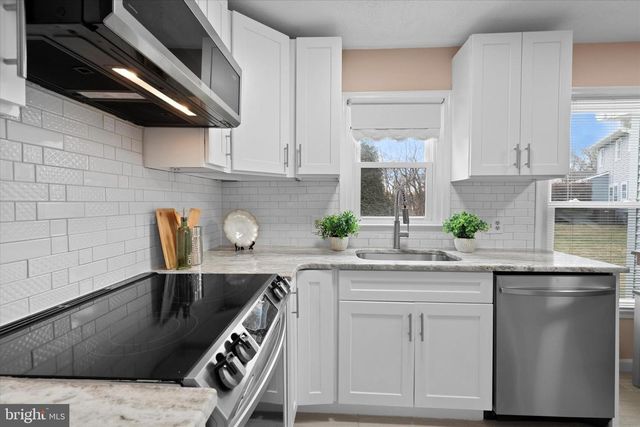 1 DORIS CT, Bear, DE 19701