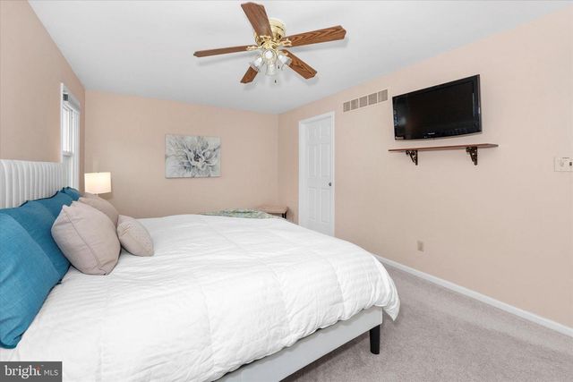 1 DORIS CT, Bear, DE 19701