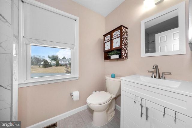 1 DORIS CT, Bear, DE 19701