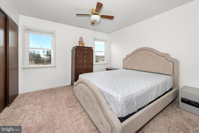 1 DORIS CT, Bear, DE 19701