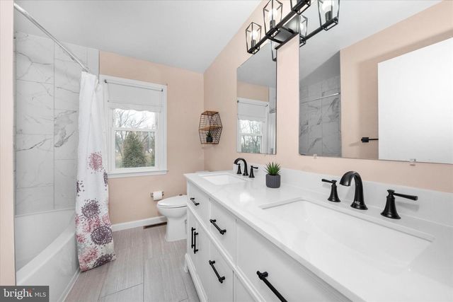 1 DORIS CT, Bear, DE 19701