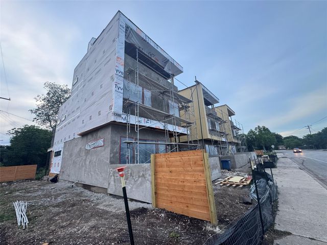 7414 W Guadalupe Street 1, Austin, TX 78752
