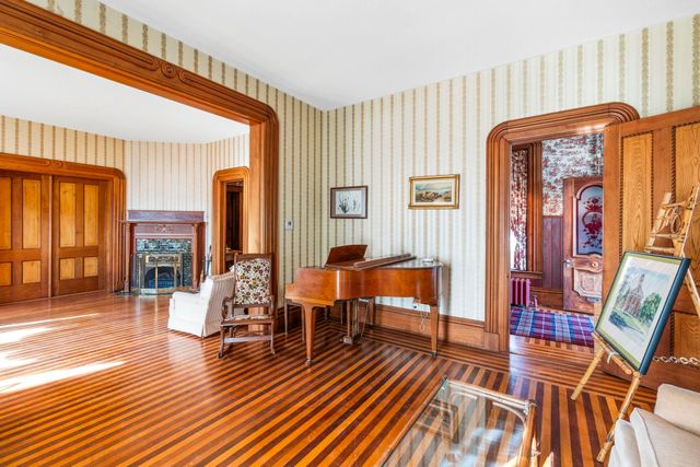 628 Walnut St, Osage, IA 50461