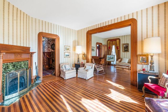 628 Walnut St, Osage, IA 50461