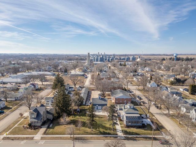 628 Walnut St, Osage, IA 50461