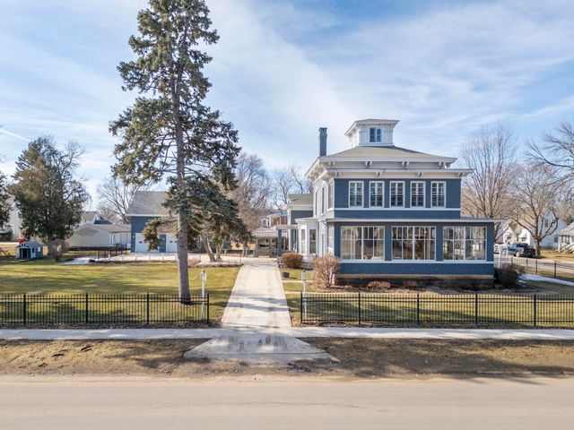 628 Walnut St, Osage, IA 50461