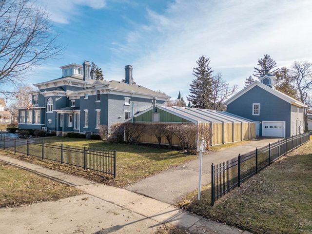 628 Walnut St, Osage, IA 50461