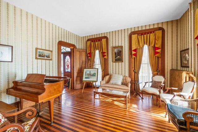 628 Walnut St, Osage, IA 50461