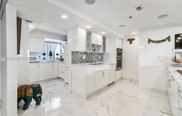 1717 N Bayshore Dr. A-3451, Miami, FL 33132